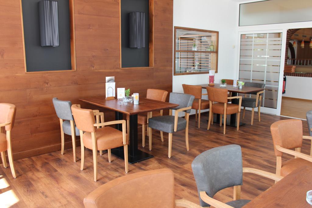 Hotel Ripken Kirchhatten ภายนอก รูปภาพ