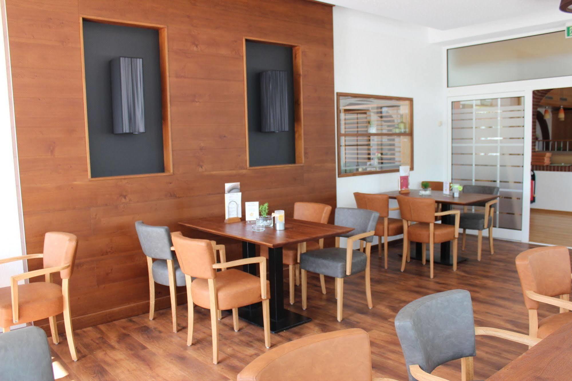 Hotel Ripken Kirchhatten ภายนอก รูปภาพ