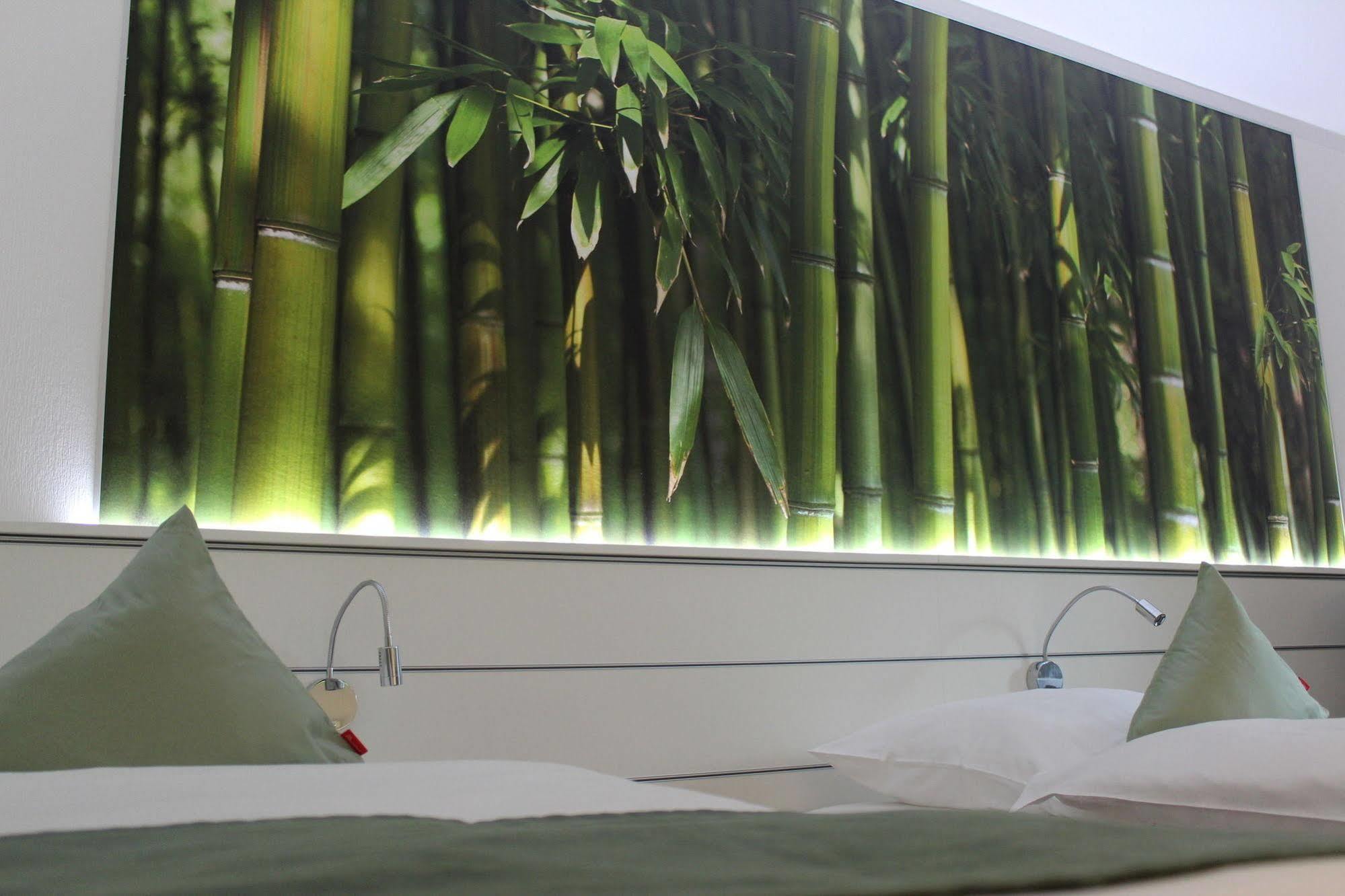 Hotel Ripken Kirchhatten ภายนอก รูปภาพ
