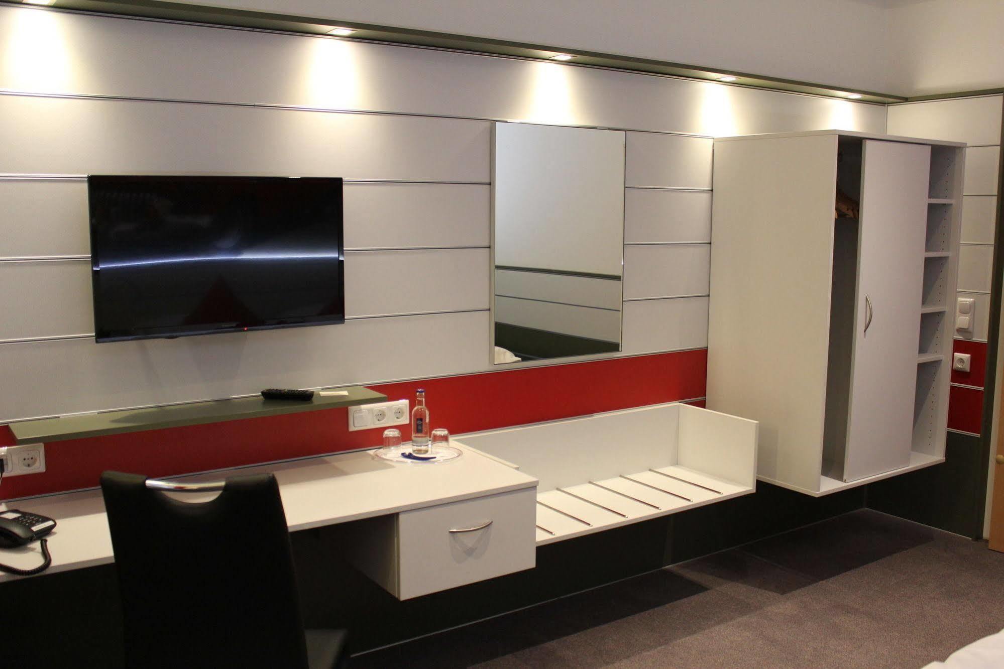 Hotel Ripken Kirchhatten ภายนอก รูปภาพ